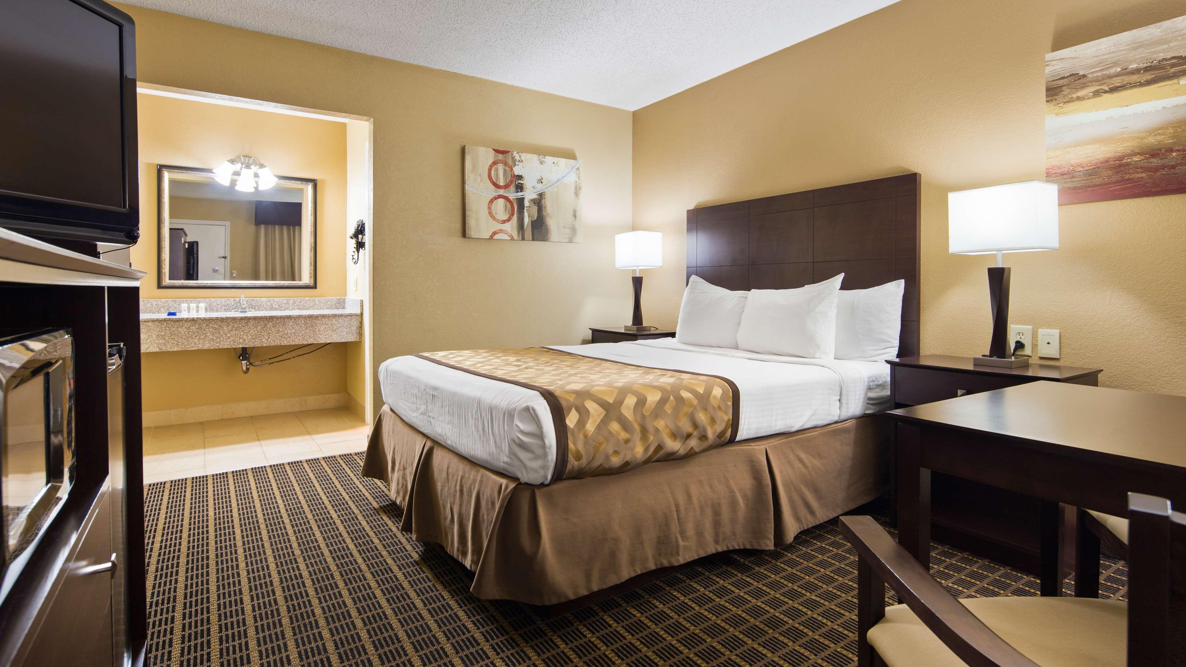 Best Western Green Tree Inn Clarksville  Exterior photo